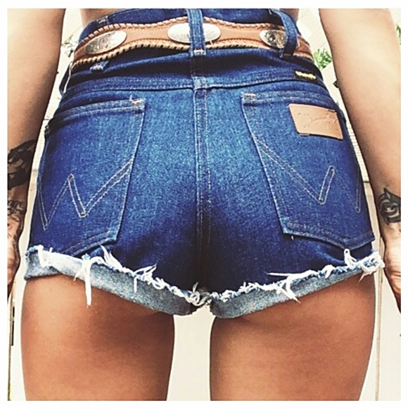 Vintage Wrangler High Waisted Cut Off Shorts - Picture 1 of 8
